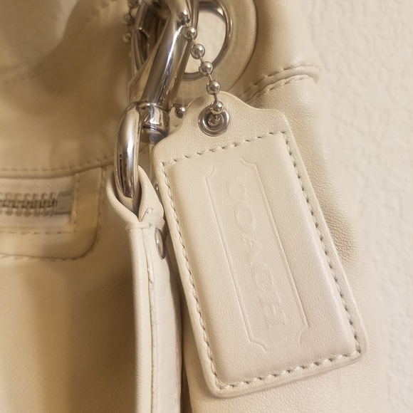 Large leather hobo Coach purse - Picture 4 of 8